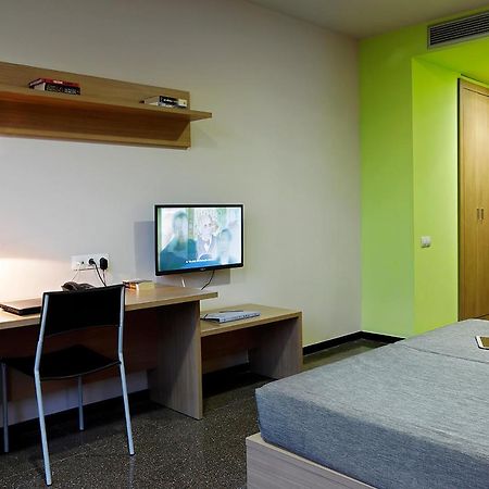 Agora Bcn. Residencia Universitaria Internacional Barcelona Ngoại thất bức ảnh